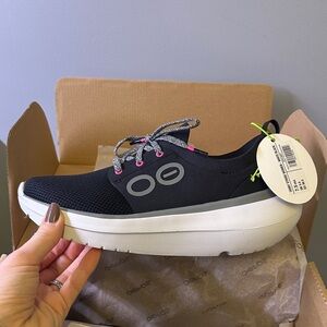 OOFOS Women's Black and Gray Sneakers